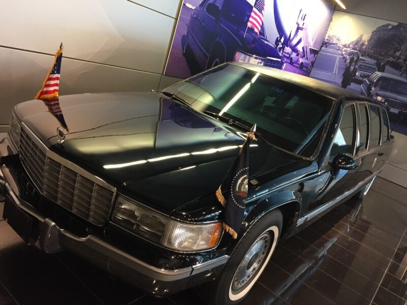 clinton limo little rock museum