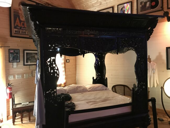 Johnny Cash Bed