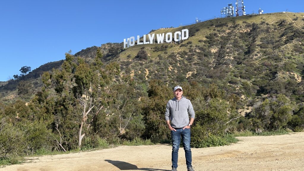 how to hike up to the hollywood sign

